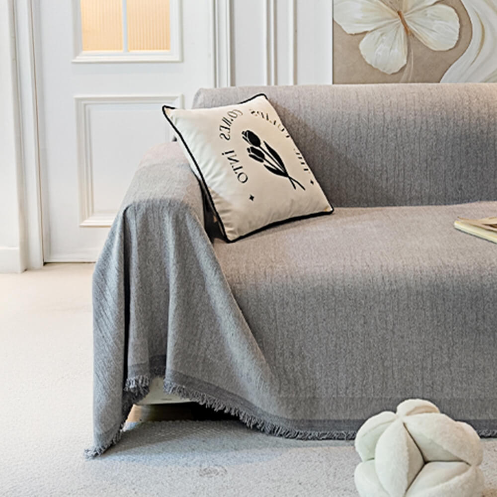 Luxurious chenille throw cover for couch, designed to be anti-scratch and pet-friendly home decor.