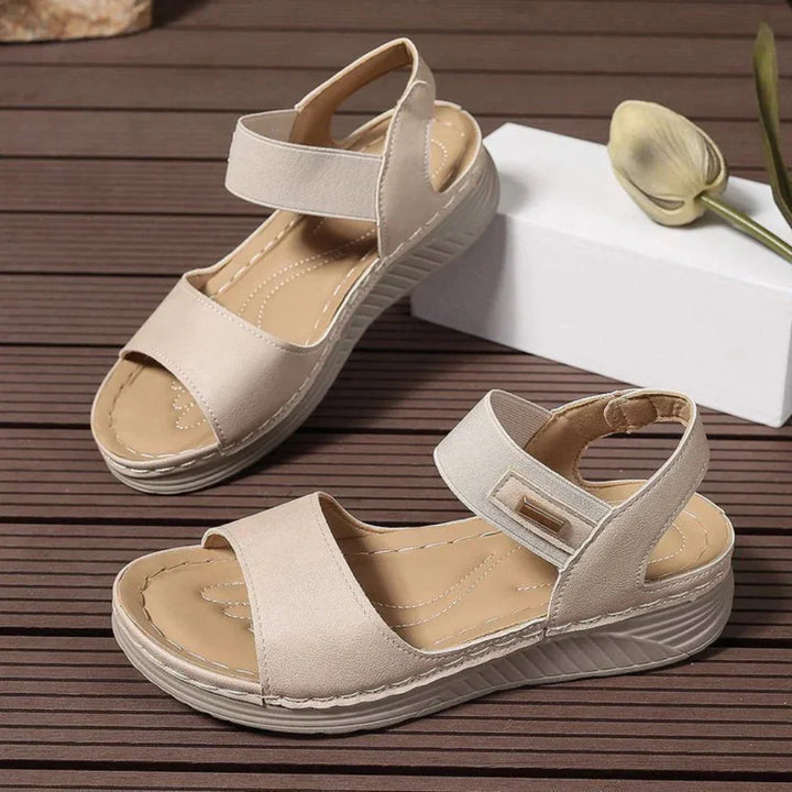 Stylish & comfortable women's open-toe sandals. Chic casual summer footwear, perfect for warm weather everyday wear.