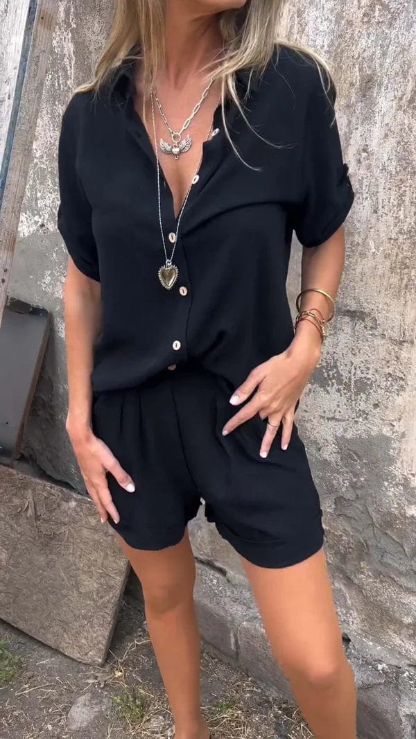 Effortless women's two-piece summer outfit with a relaxed fit. Ideal for comfortable, chic vacation style.