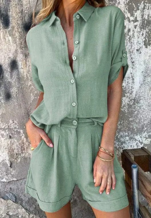 Comfortable women's relaxed fit two-piece set in a colorful design. Perfect for effortless summer & vacation style.