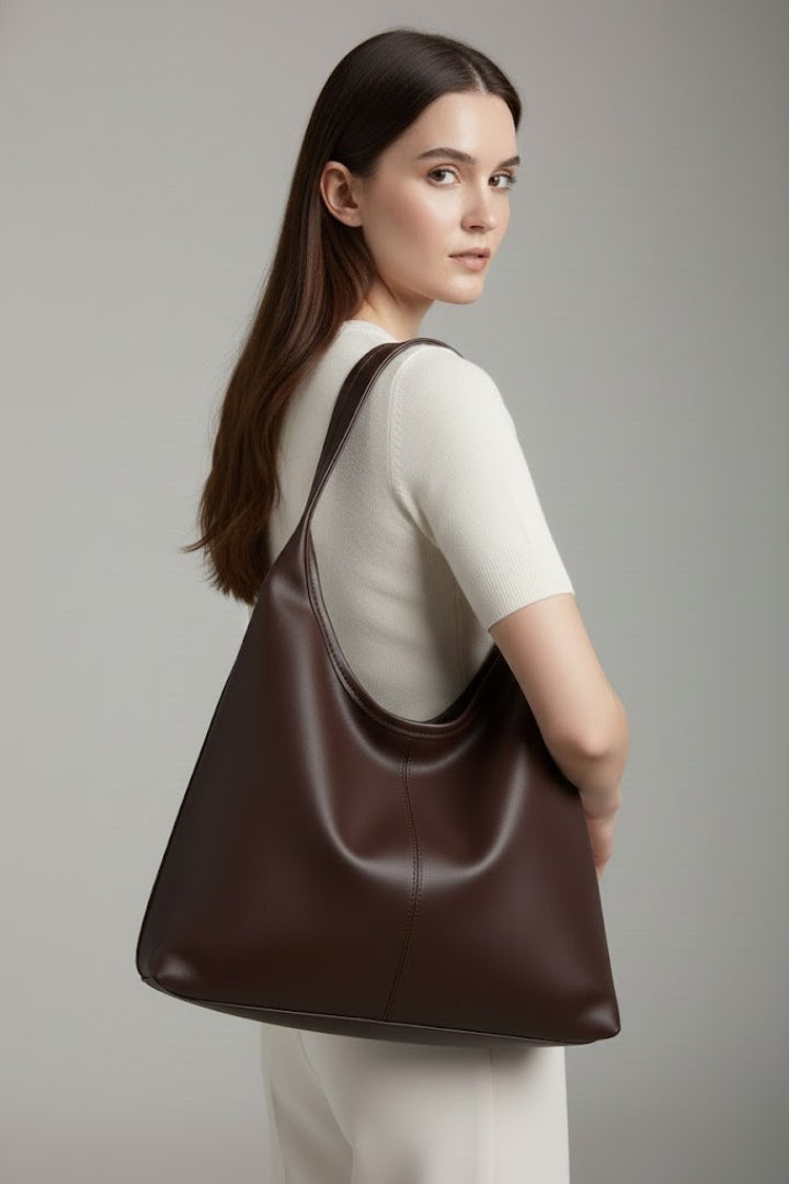 Sophisticated women's tote bag, a large capacity carryall. This chic shoulder bag is an everyday fashion essential.