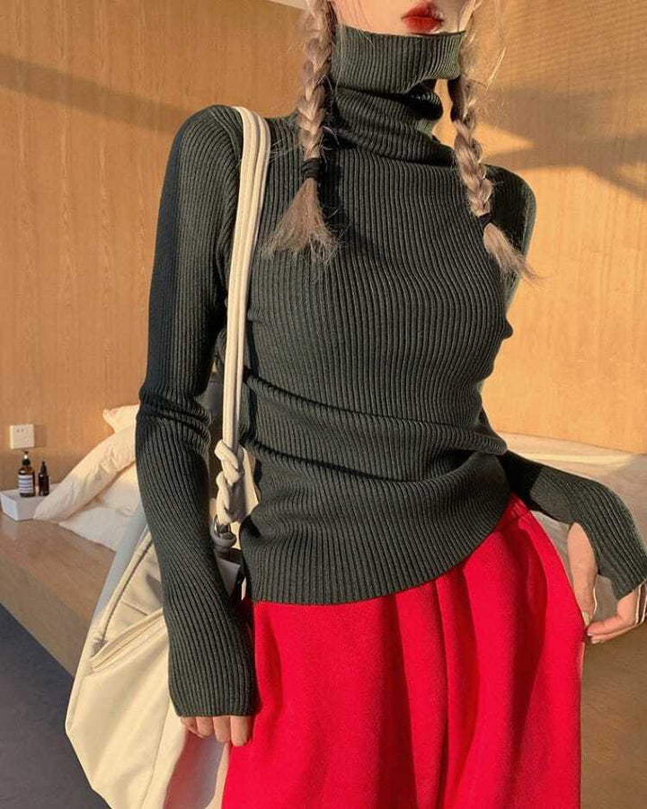 Everyday women's chic turtleneck sweater, a versatile knit top for comfortable winter styling.