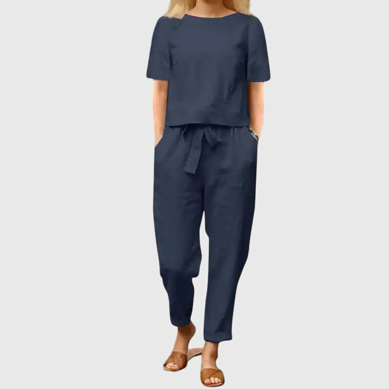 Chic women's two-piece set: a comfortable crop top and stylish high-waisted belted trousers. Versatile fashion.