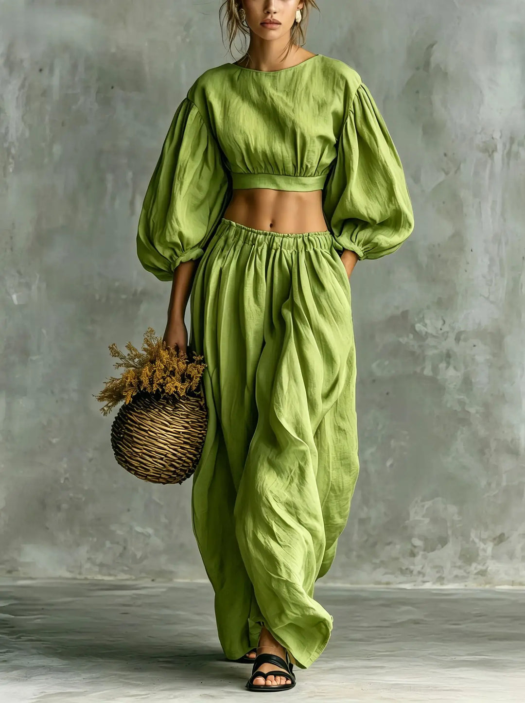 Comfortable women's trouser set: balloon sleeve cropped top & wide-leg pants. A chic two-piece outfit for casual wear.