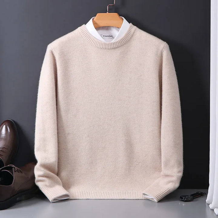 Versatile men's crew neck sweater, a cozy knit perfect for both casual and smart casual looks.