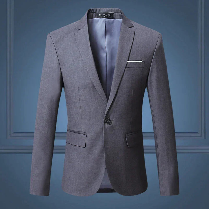 Stylish men's single-breasted blazer. A formal jacket with tailored fit, suitable for work or evening events.