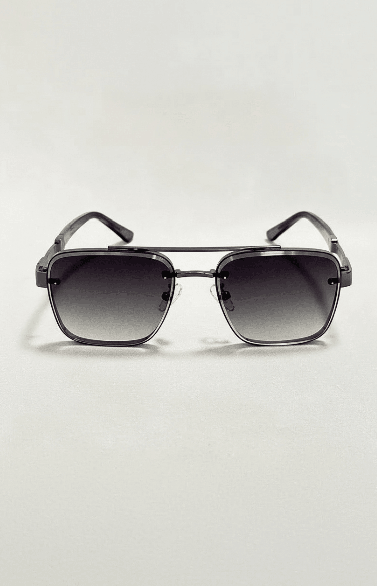 Unisex aviator sunglasses with a durable metal frame and high-quality UV400 lenses.
