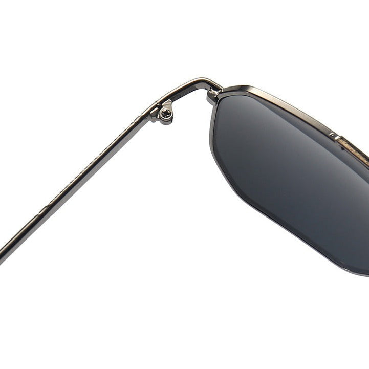 Durable unisex aviator sunglasses, ideal outdoor gear with UV protection, classic style for any adventure.