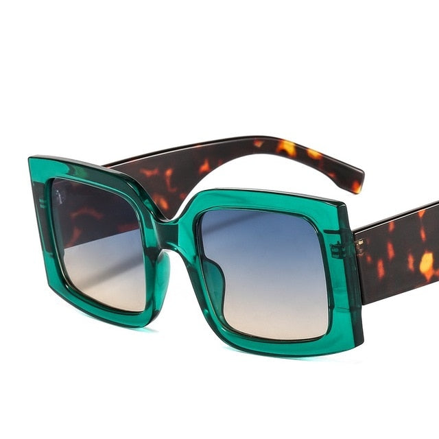 Classic unisex square UV protection sunglasses, perfect fashion eyewear for summer accessories.