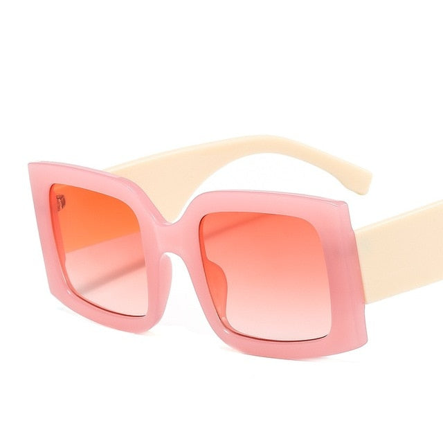 Fashionable unisex square UV protection sunglasses with anti-reflective gradient lenses. Classic summer style.