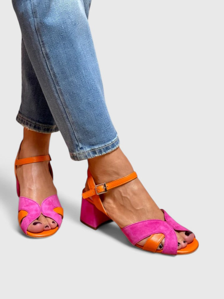 Stylish women's summer wedge sandals, offering comfort and support. Ideal casual footwear for everyday elegance.