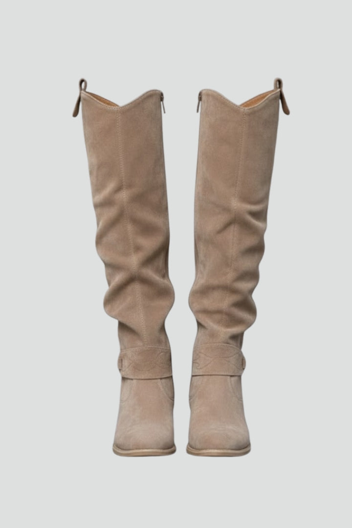 Comfortable women's flat heel knee-high boots, perfect for fall & winter casual fashion.