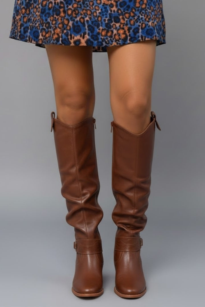 Cozy fall & winter knee-high boots for women, designed with a flat heel for ultimate comfort.
