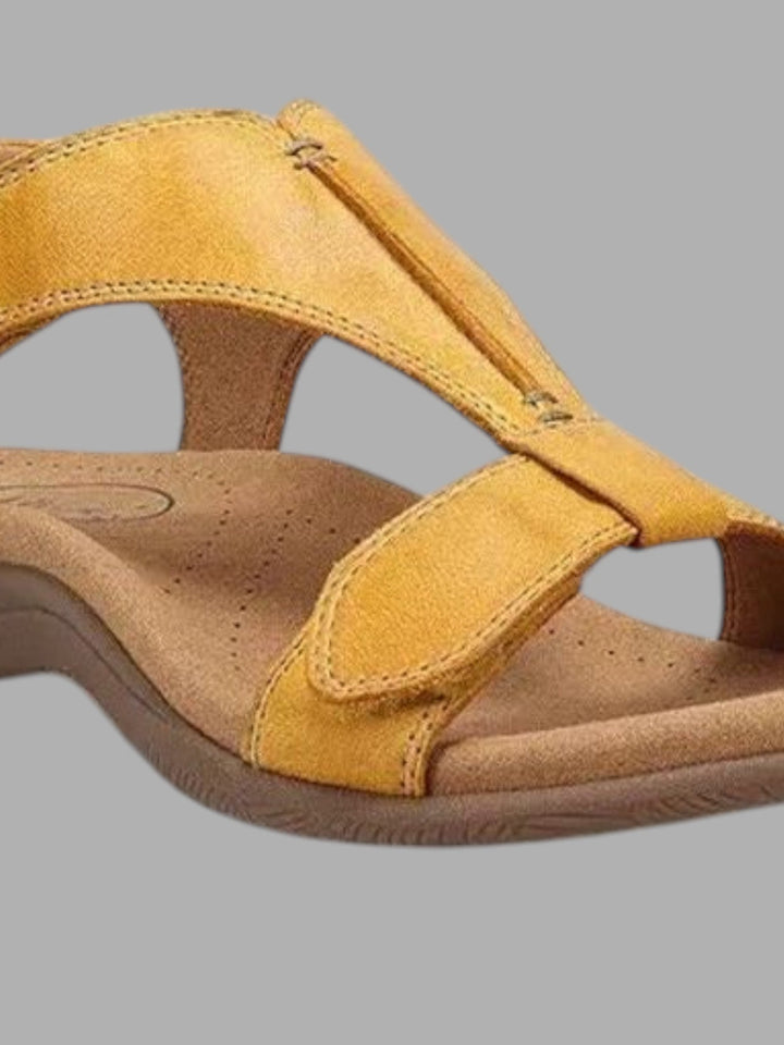Chic women's casual dress sandals, providing everyday comfort & versatile summer style.