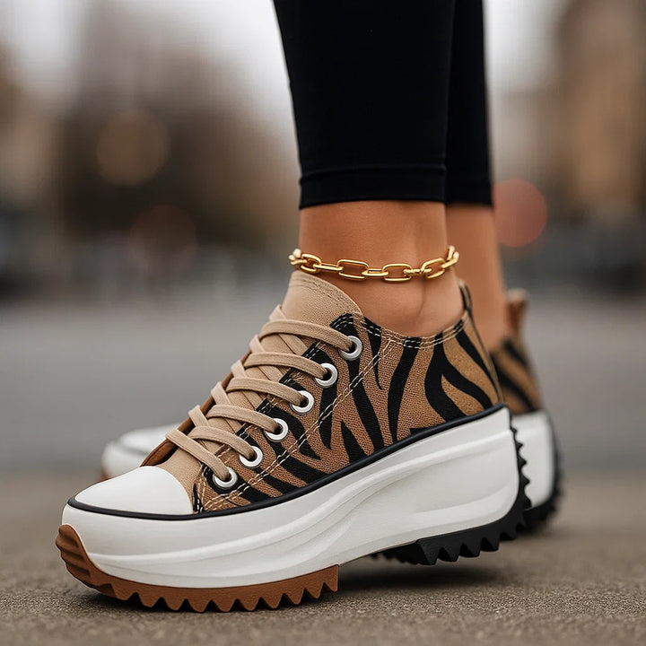Comfortable women's platform sneakers for daily wear. Orthopedic, shock-absorbing design for all-day comfort, versatile fashion.
