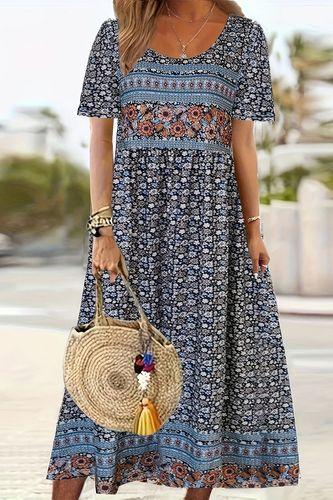 Relaxed fit women's midi dress featuring a beautiful print, super comfortable for casual or elegant occasions.