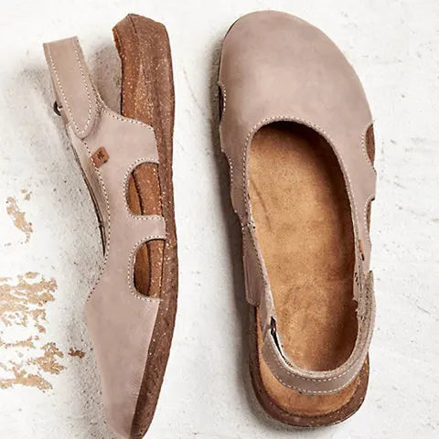 Versatile women's closed-toe slingback flats for work and casual outfits. Classic, comfortable women's fashion.