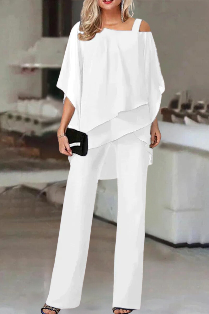 Ladies' comfortable blouse and pants two-piece set, ideal for relaxed casual fashion or semi-formal looks.