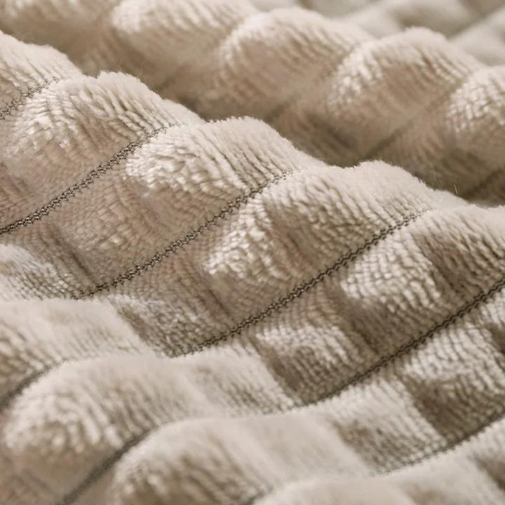 Versatile pet bed, a comforting fleece dog cushion suitable for both dogs and cats. Washable for lasting freshness.