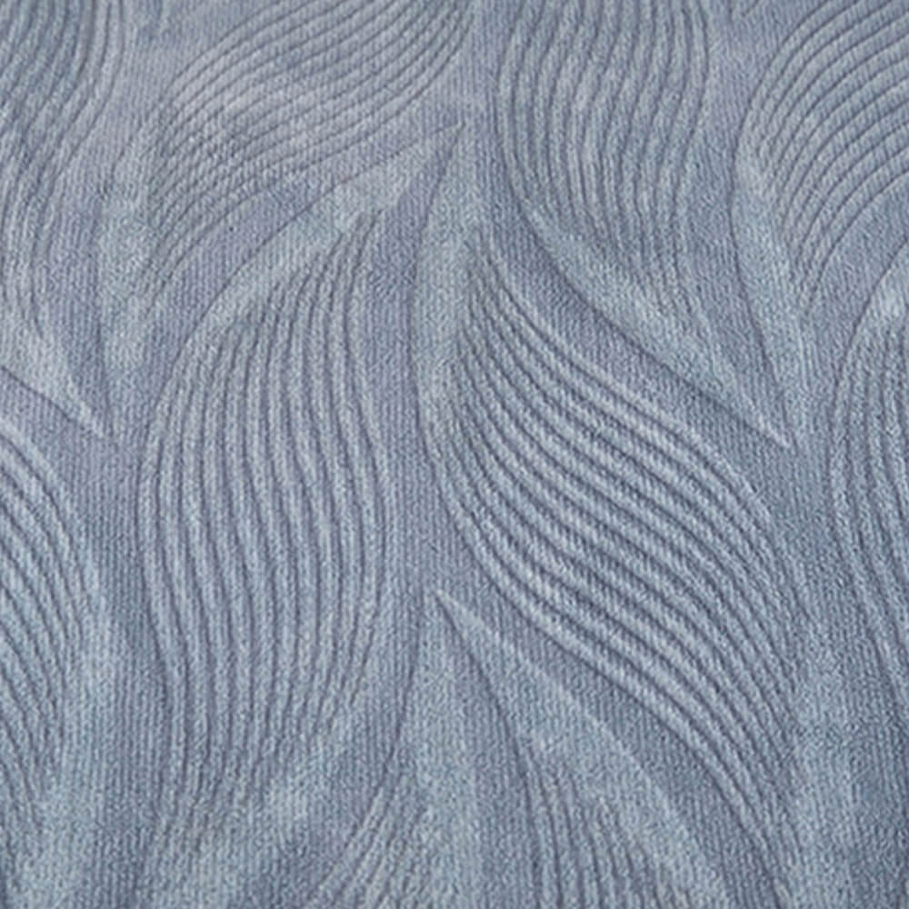 Reversible botanical milk velvet bedding, soft and warm for a restful sleep.