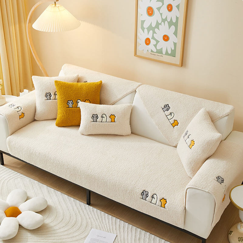 Comfortable cat paw sherpa fleece anti-slip couch cover for pet-friendly living spaces