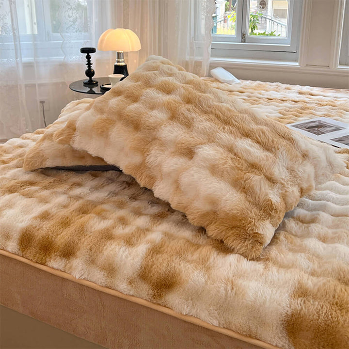 Warm gray faux rabbit fur fitted sheet and pillowcase set, ideal for cozy winter bedding.