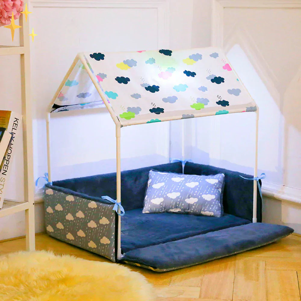 Enclosed pet bed with soft fleece and protective overhead cover, comfortable sleep mat for cats