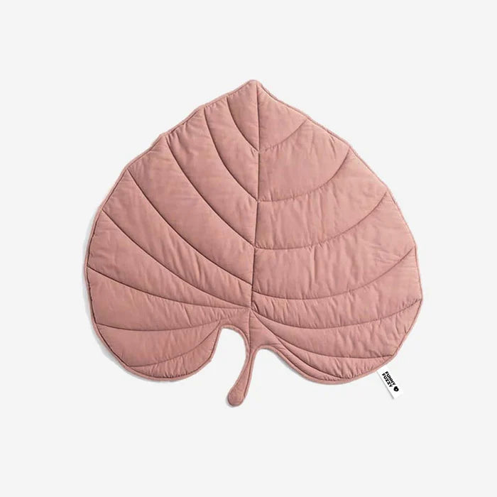 Stylish leaf pattern pet blanket, soft comfort mat, ideal as a durable dog bed or cat mat.