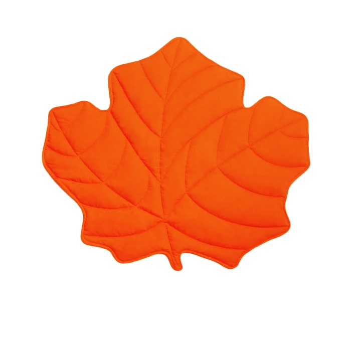 Cozy leaf pet blanket, a soft dog bed and cat mat, durable animal bedding, machine washable.