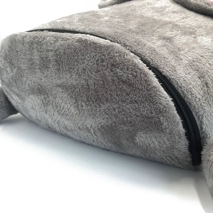 Cute mouse-shaped pet bed, an enclosed cozy cat cave for restful sleep