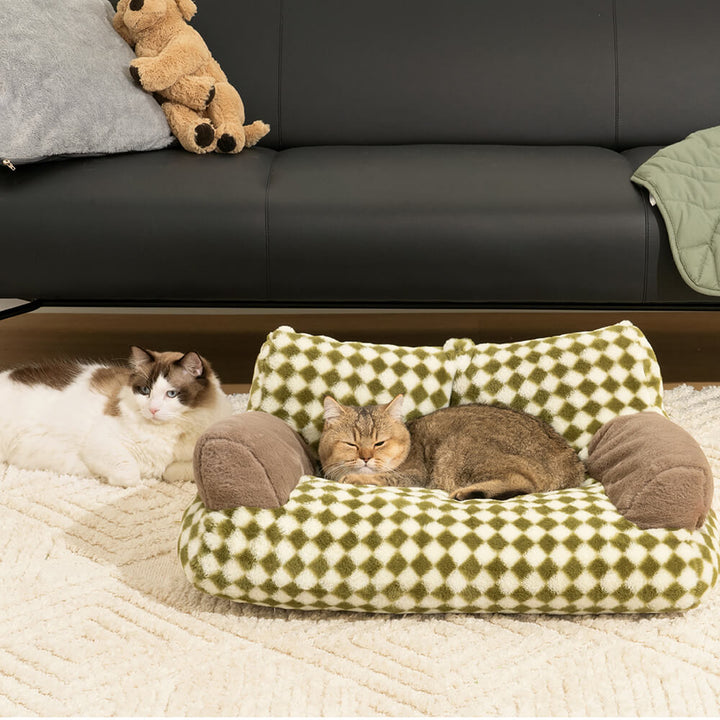 Small dog bed, cat bed with diamond pattern, plush and comfortable pet sofa design