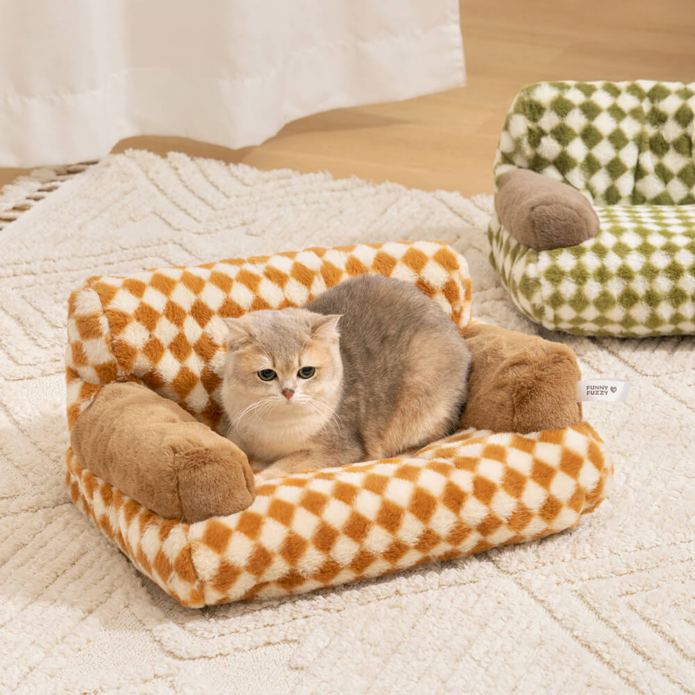 Washable pet bed for cats and small dogs, featuring a stylish diamond plaid pattern