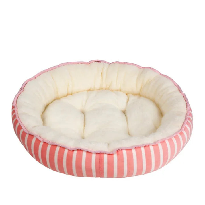 Soft cat bed and dog bed, round pet comfort nest, luxurious fluffy pet accessory