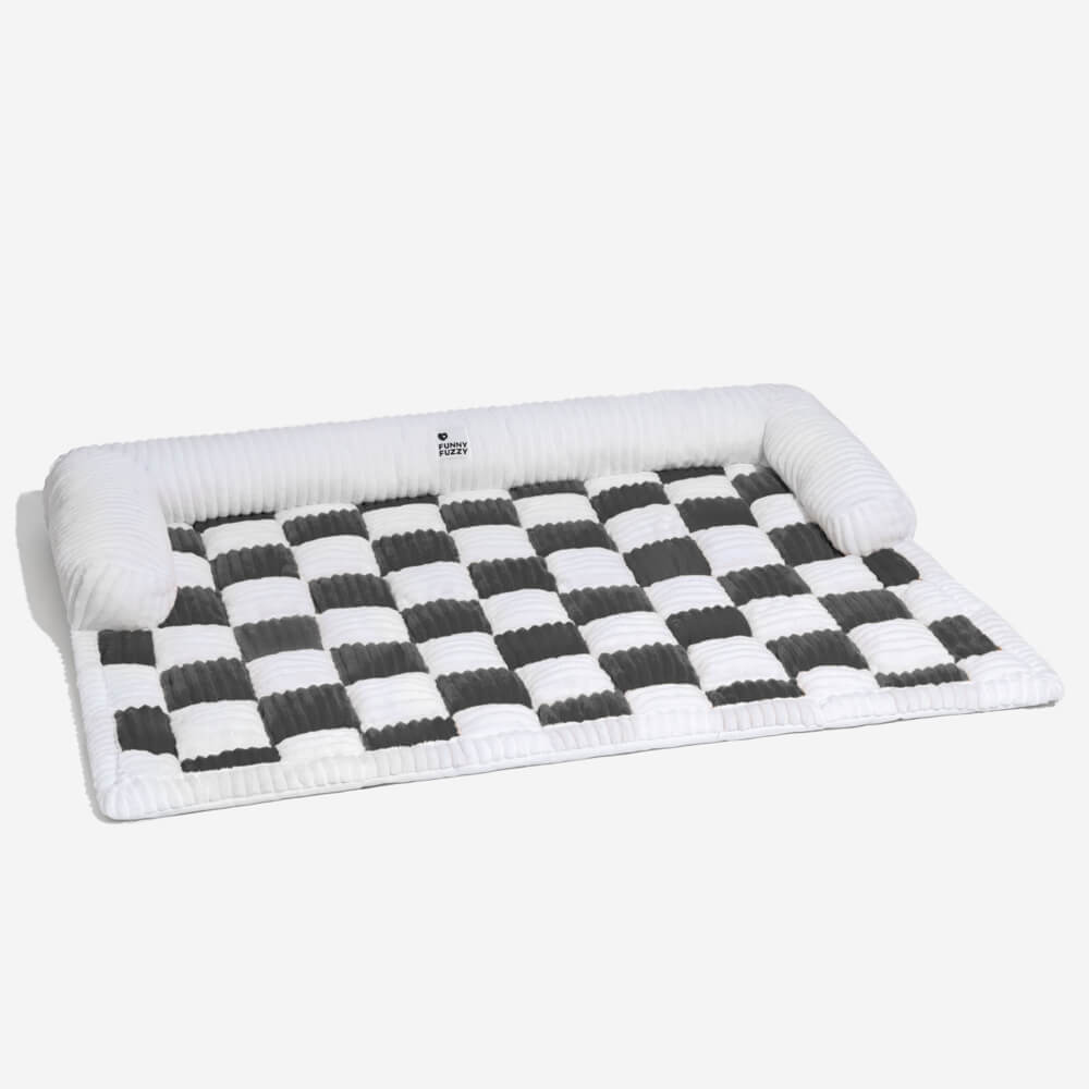 Unisex plaid pet mat, a practical and stylish addition to any pet-friendly home.