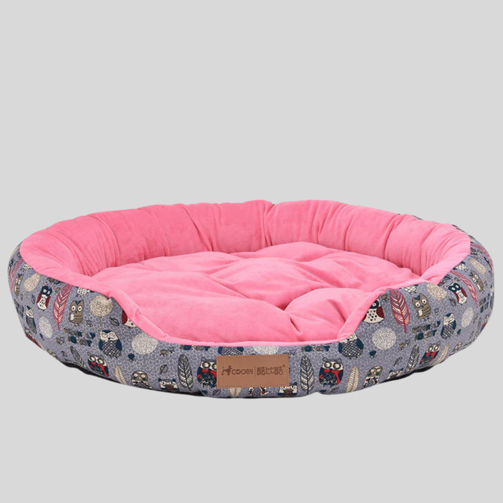 Warm pet bed house, ideal for small dogs or cats seeking a cozy winter retreat.