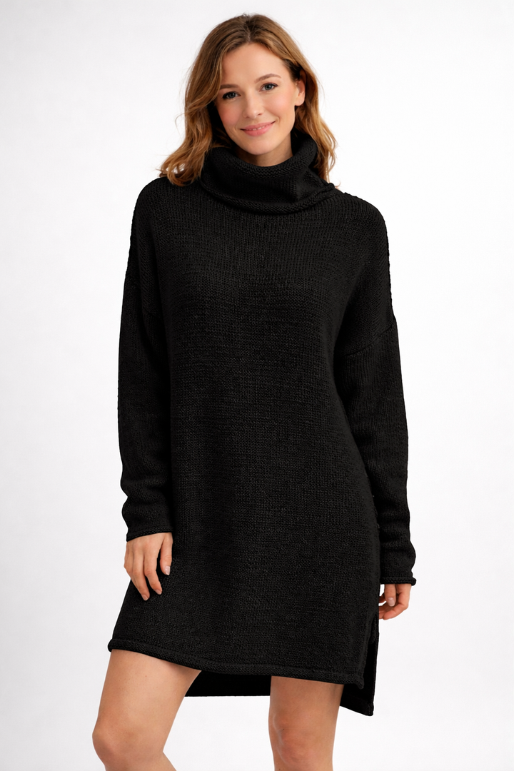 Stylish women's long knit turtleneck sweater, perfect for casual elegance and warmth in winter.
