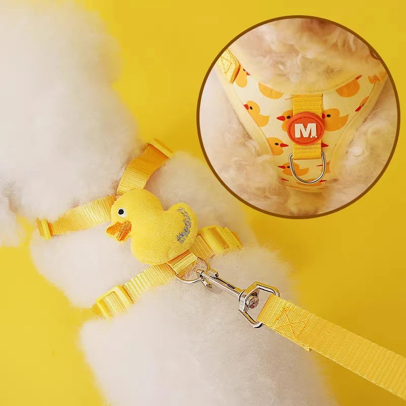 Small dog walking set: comfort harness featuring a fun duck design, paired with a durable, adjustable leash.