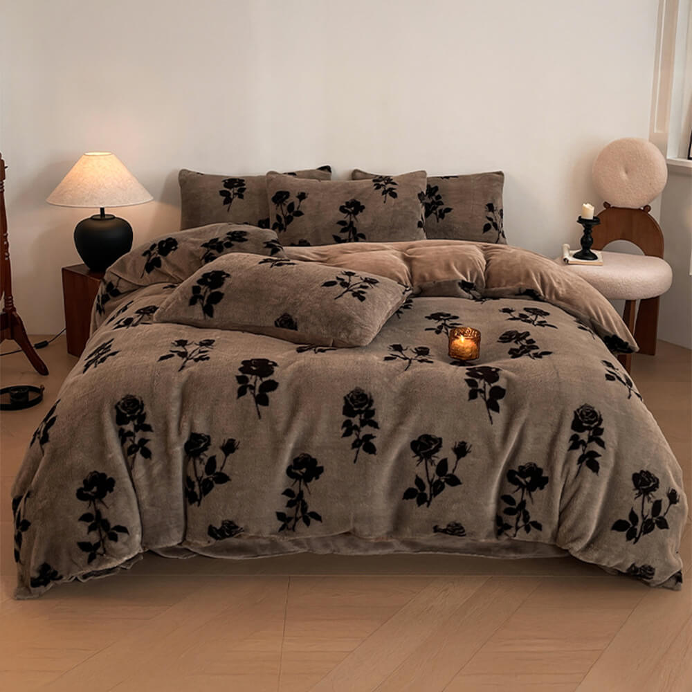 Elegant floral velvet bedding, a premium choice for a plush and warm bedroom experience