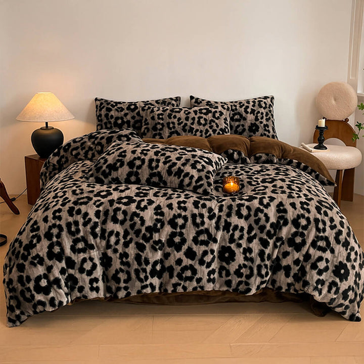 Complete velvet floral bed sheet set, including sheets, duvet cover, and pillowcases for luxury