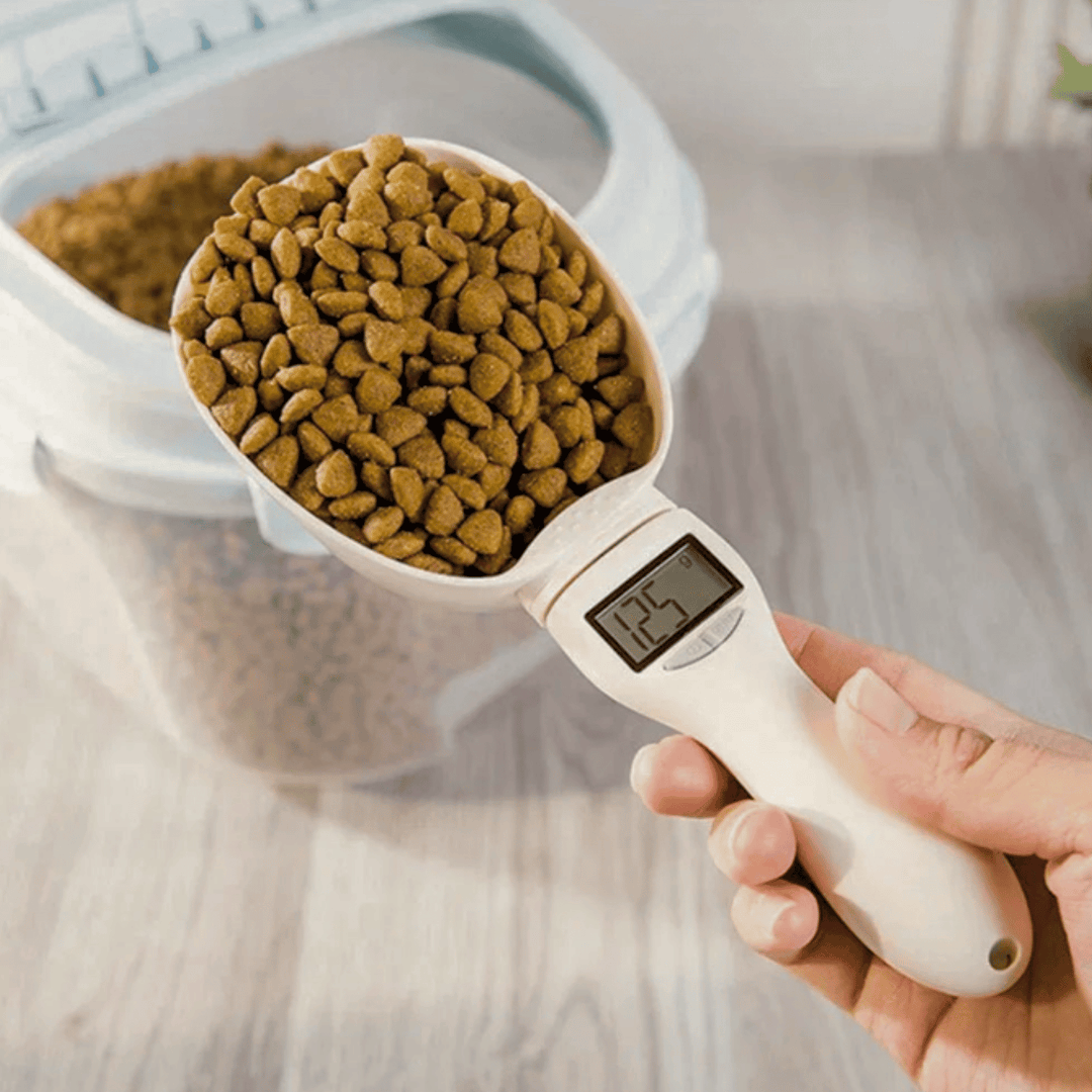 Electronic pet food scoop with integrated digital scale, perfect for precise kitchen measuring and pet feeding