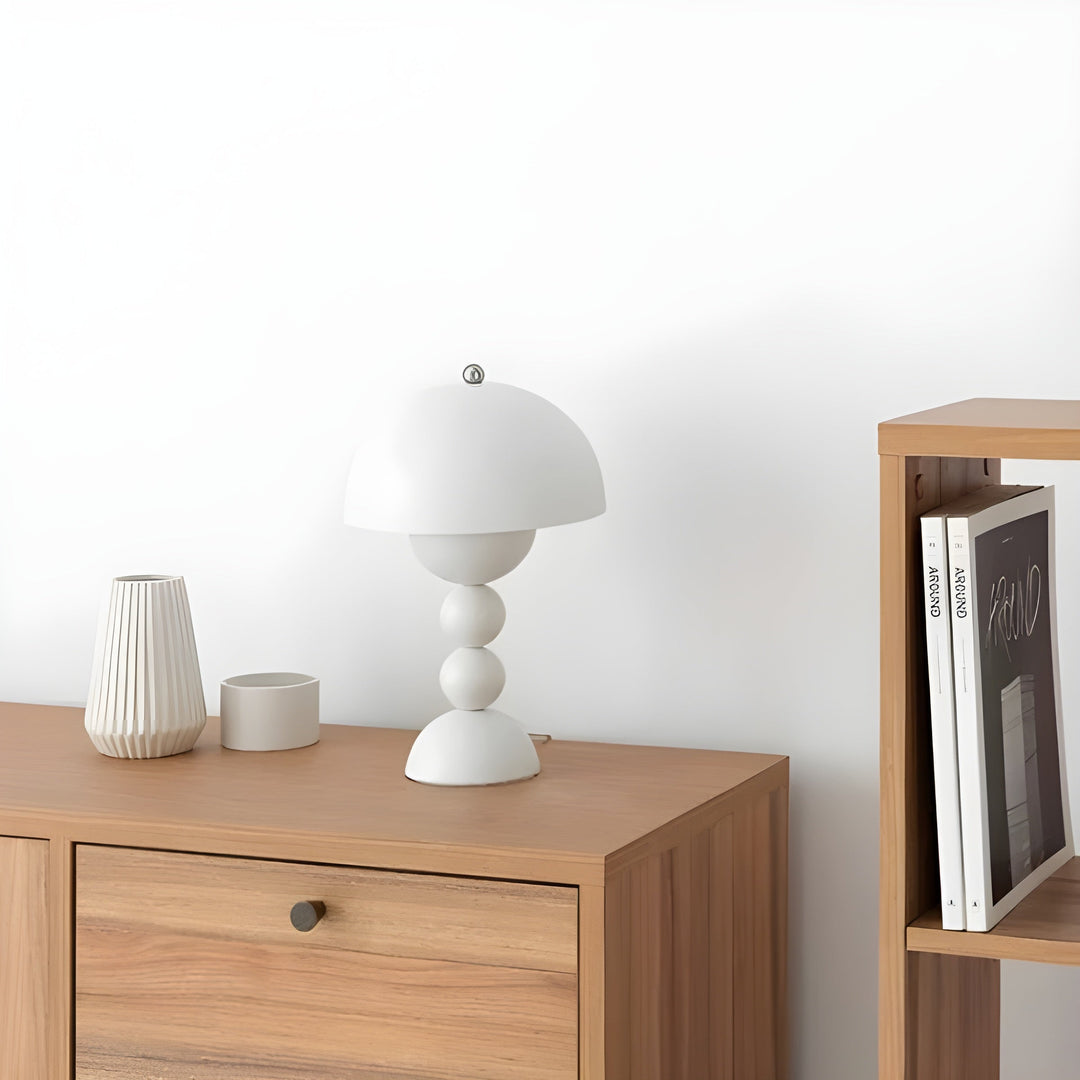 Minimalist flower bud LED table lamp, dimmable, designed for Nordic-inspired homes.