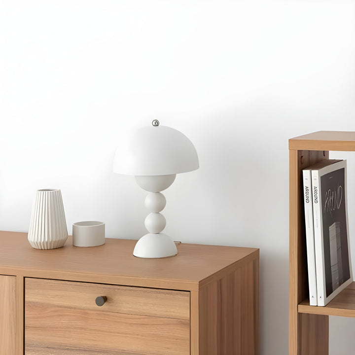 Minimalist flower bud LED table lamp, dimmable, designed for Nordic-inspired homes.