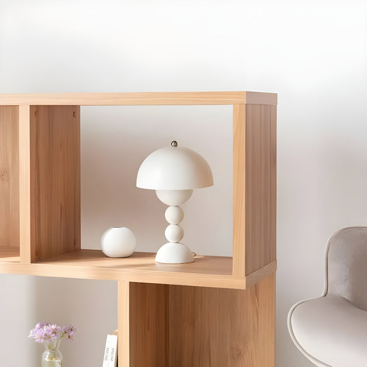 Accent lighting: Dimmable flower bud LED lamp, Scandinavian design for a soft glow.