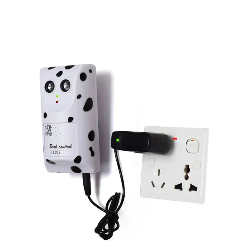 Packaging of Dog Bark Control Ultrasonic Training Device, highlighting features