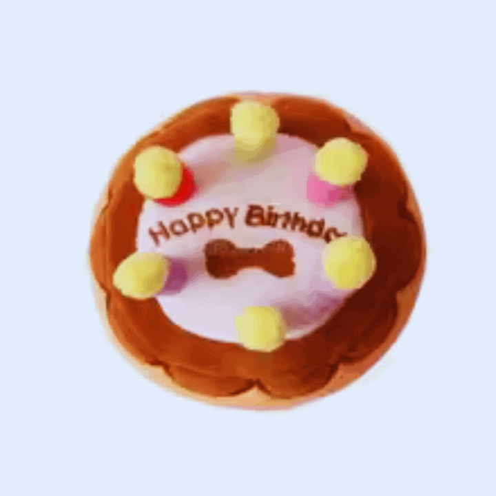 Playful dog toy: plush birthday cake for dogs with embroidered details and soft texture
