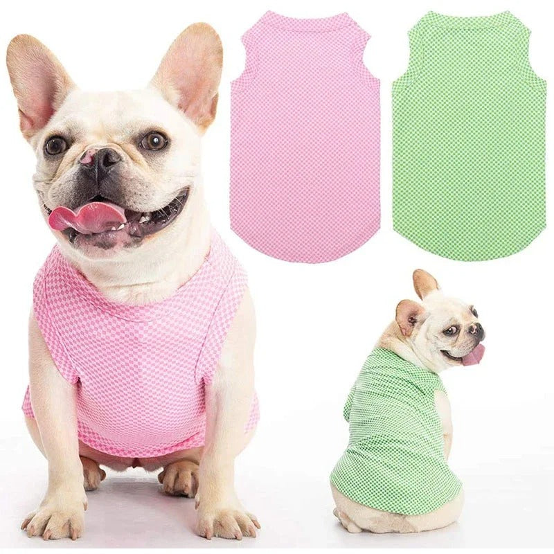 Dog cooling shirt in a stylish design, offering pet comfort and protection