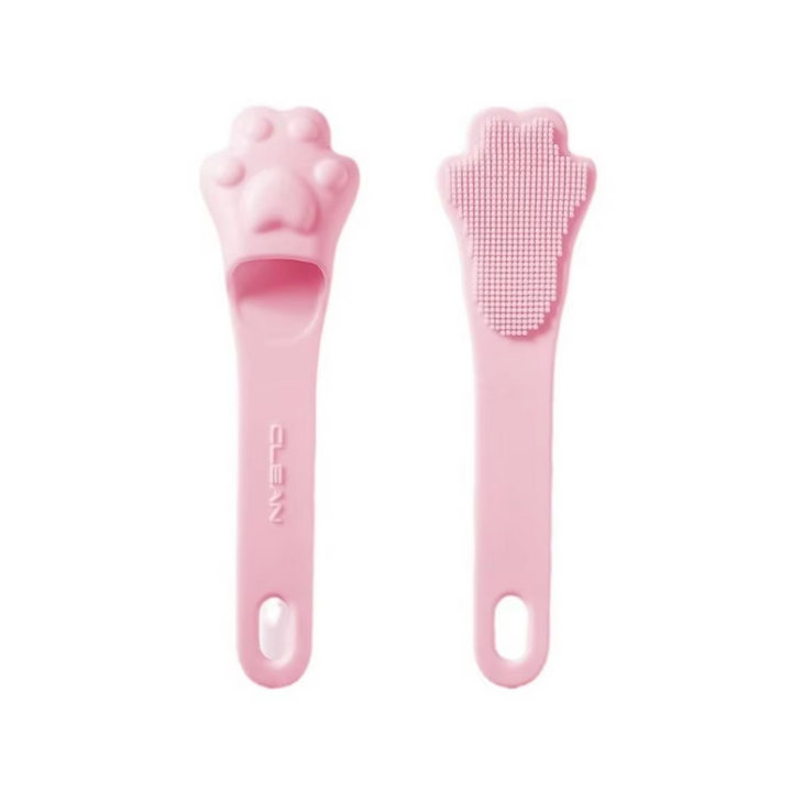 Dog care tool: paw-shaped tongue scraper for effective removal of bad breath