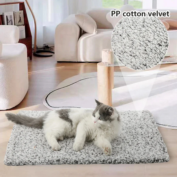 Luxurious faux fur self-heating pet mat, non-electric, offering superior comfort for cats & dogs in any home.