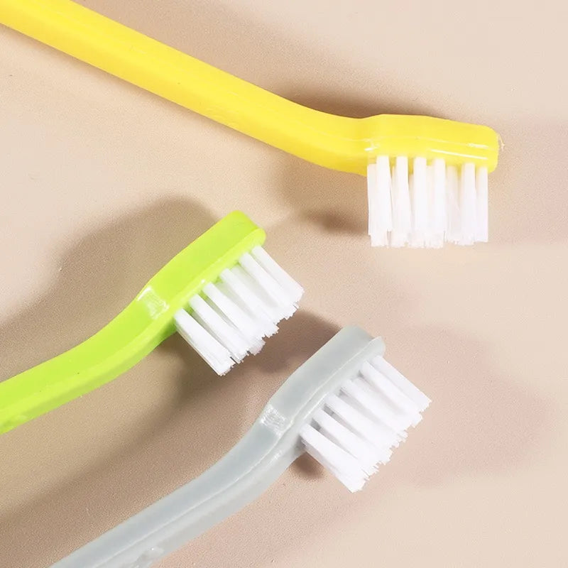Practical multi-pack of dual-head pet toothbrushes, promoting excellent dog & cat dental health