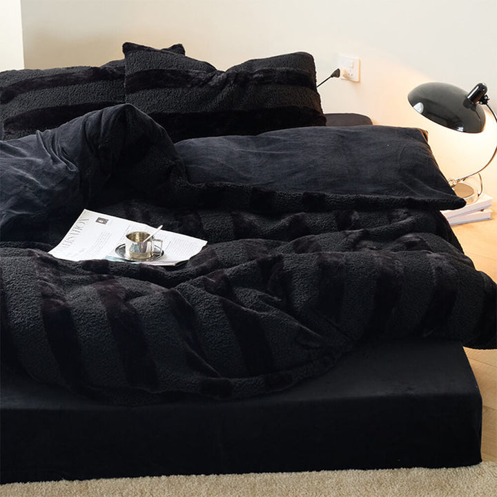 Comfortable dual-sided striped sheet set, plush velvet and soft sherpa material